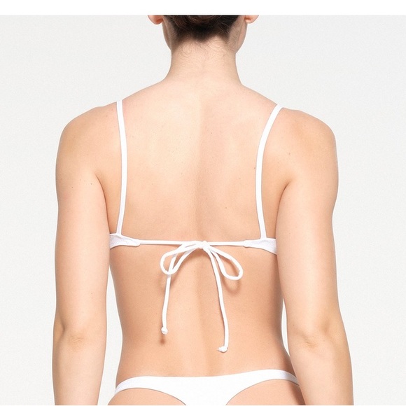 SKIMS Signature Swim Scoop Bikini Top - New With Tags (Size Medium) - Picture 3 of 6